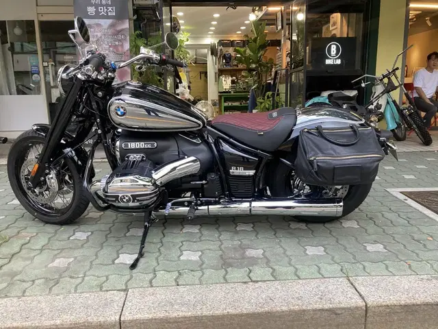 BMW R18 사이드 가방 거치대 (커스텀 제작)