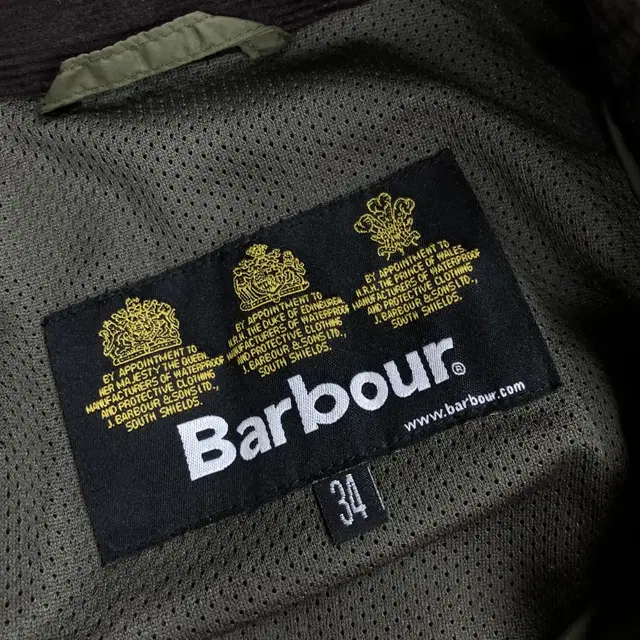 [ BARBOUR ] 바버 카키컬러 야상 점퍼