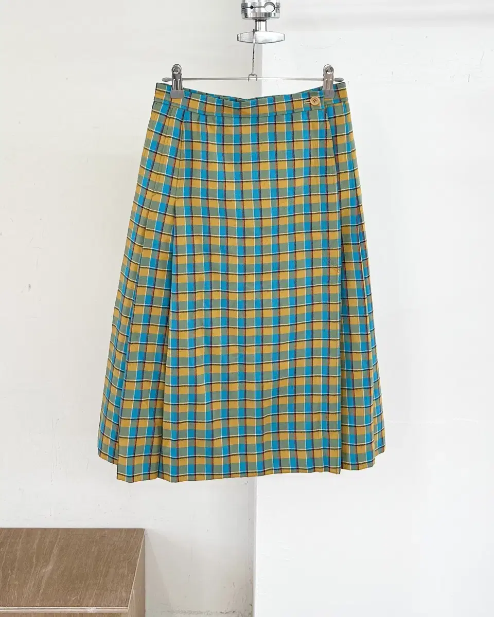 Christian Dior Sport bloo Checkered pintucked midis skirt