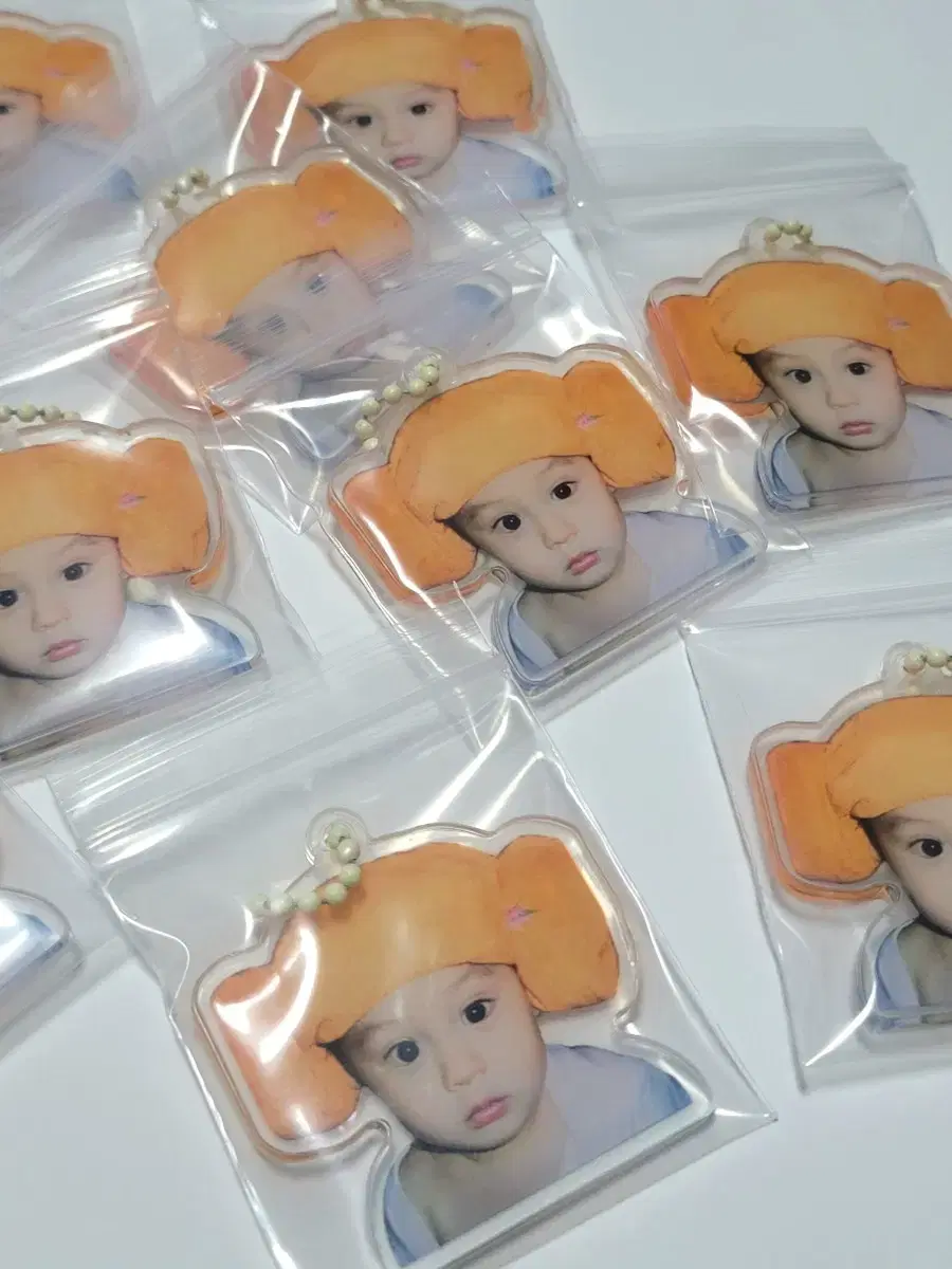 [leehan,taesan restock] boynextdoor unofficial goods acrylic keyring in small quantity