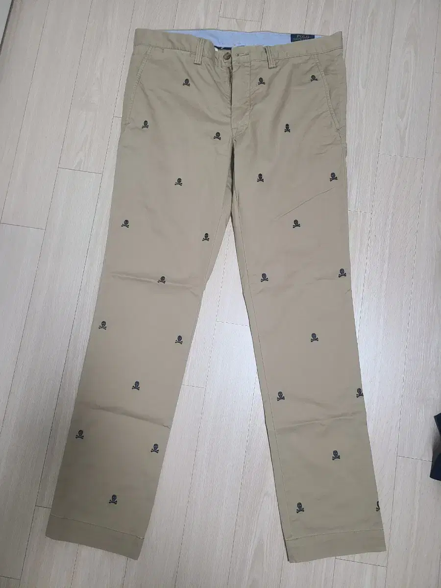 Polo Skull Embroidered Chino Pants (33/32)