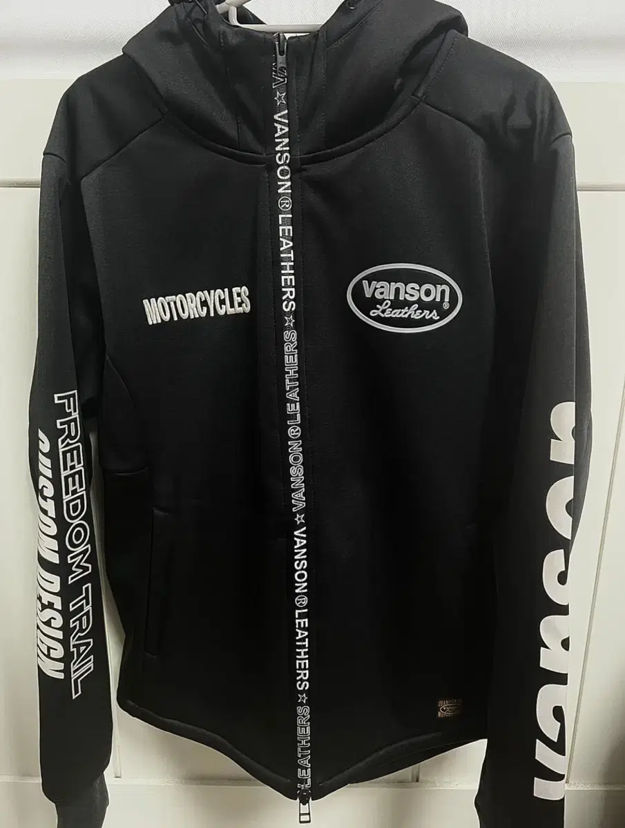 Vanson Hooded Zip Up