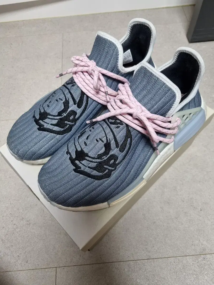 [270] 아디다스 휴먼메이드 hu nmd