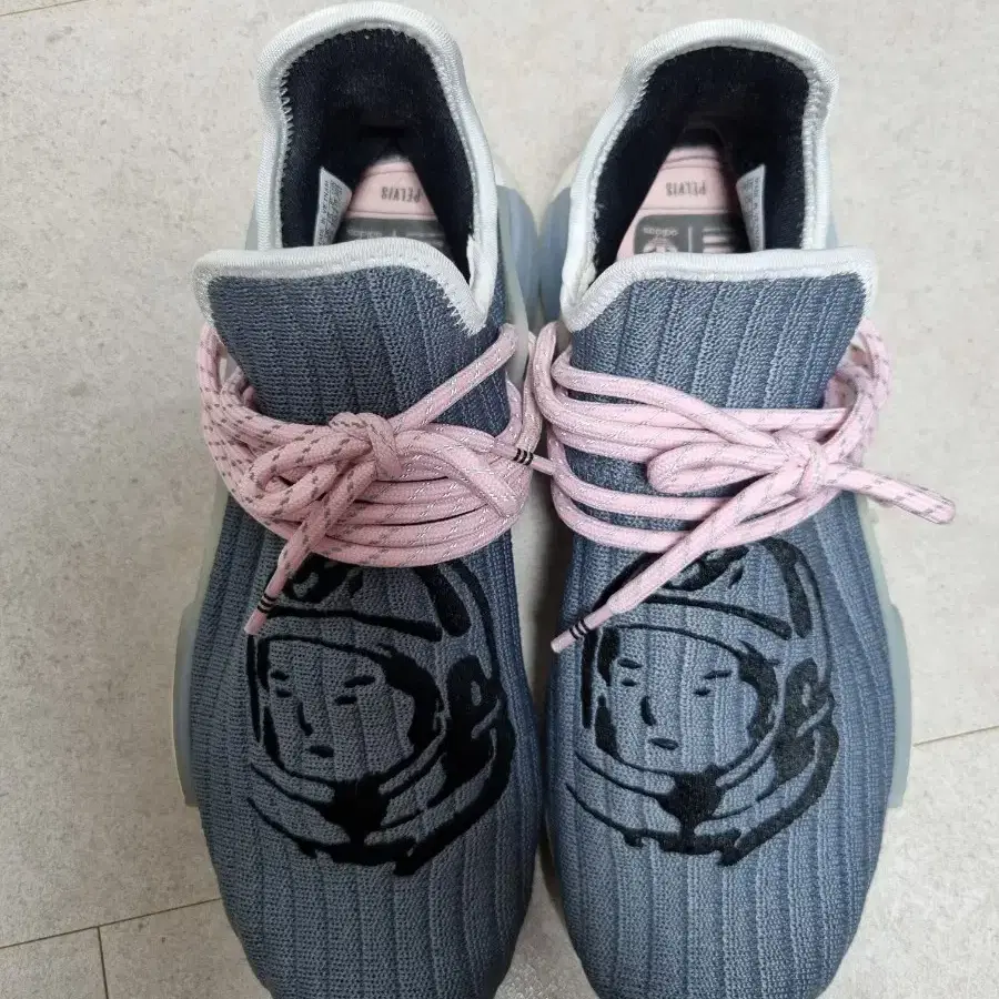 [270] 아디다스 휴먼메이드 hu nmd