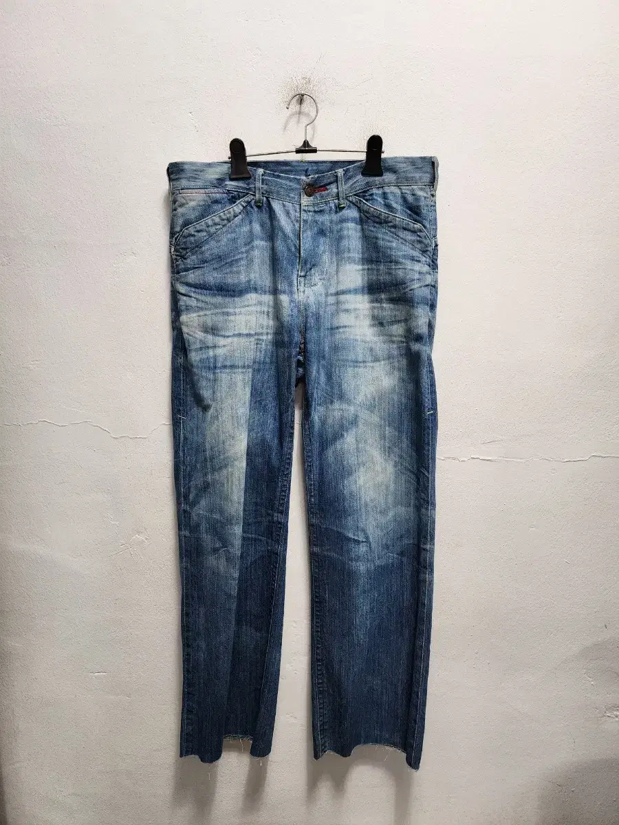 Levi's Washed Jeans