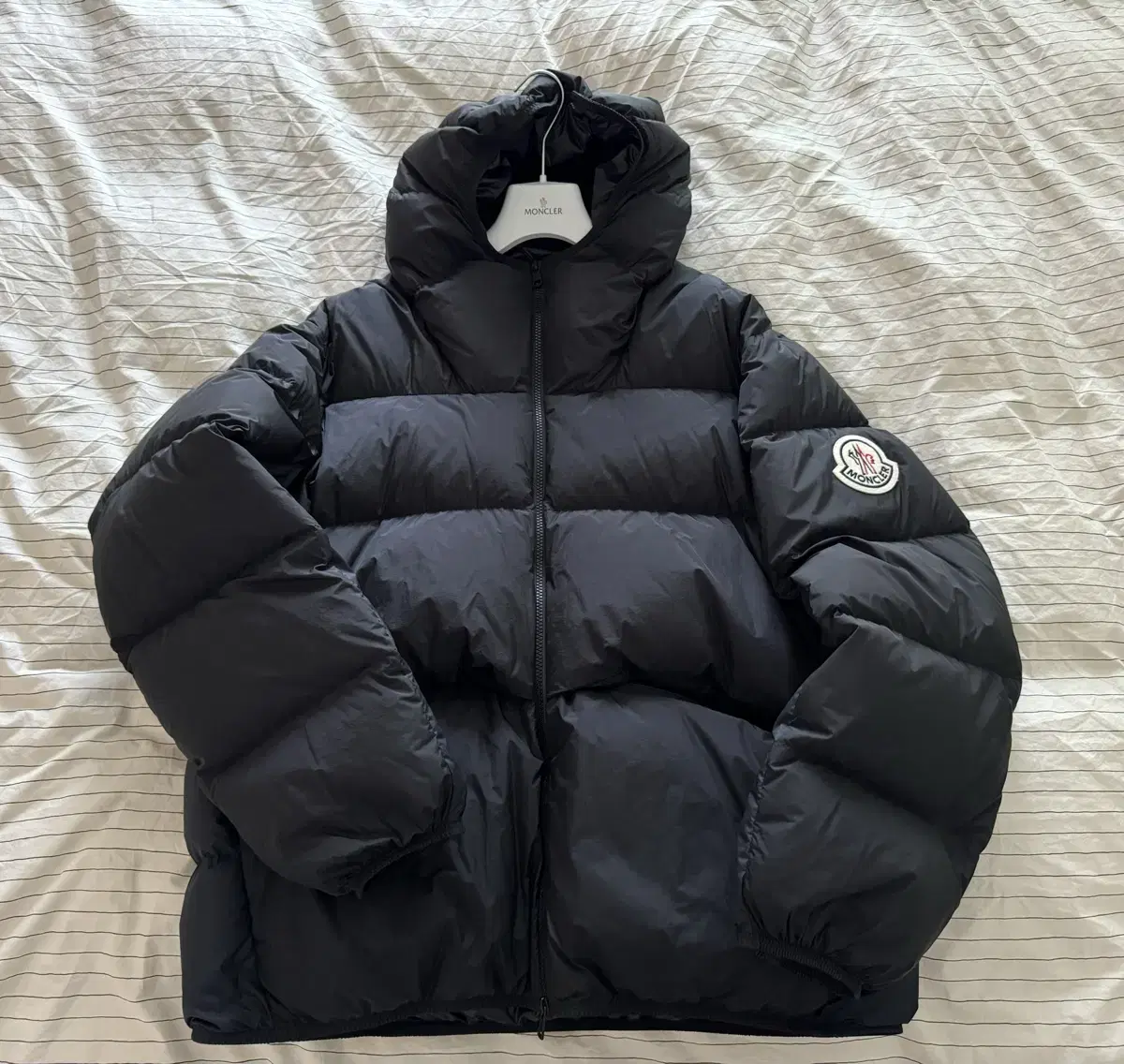 Moncler Alnair padded black size 5