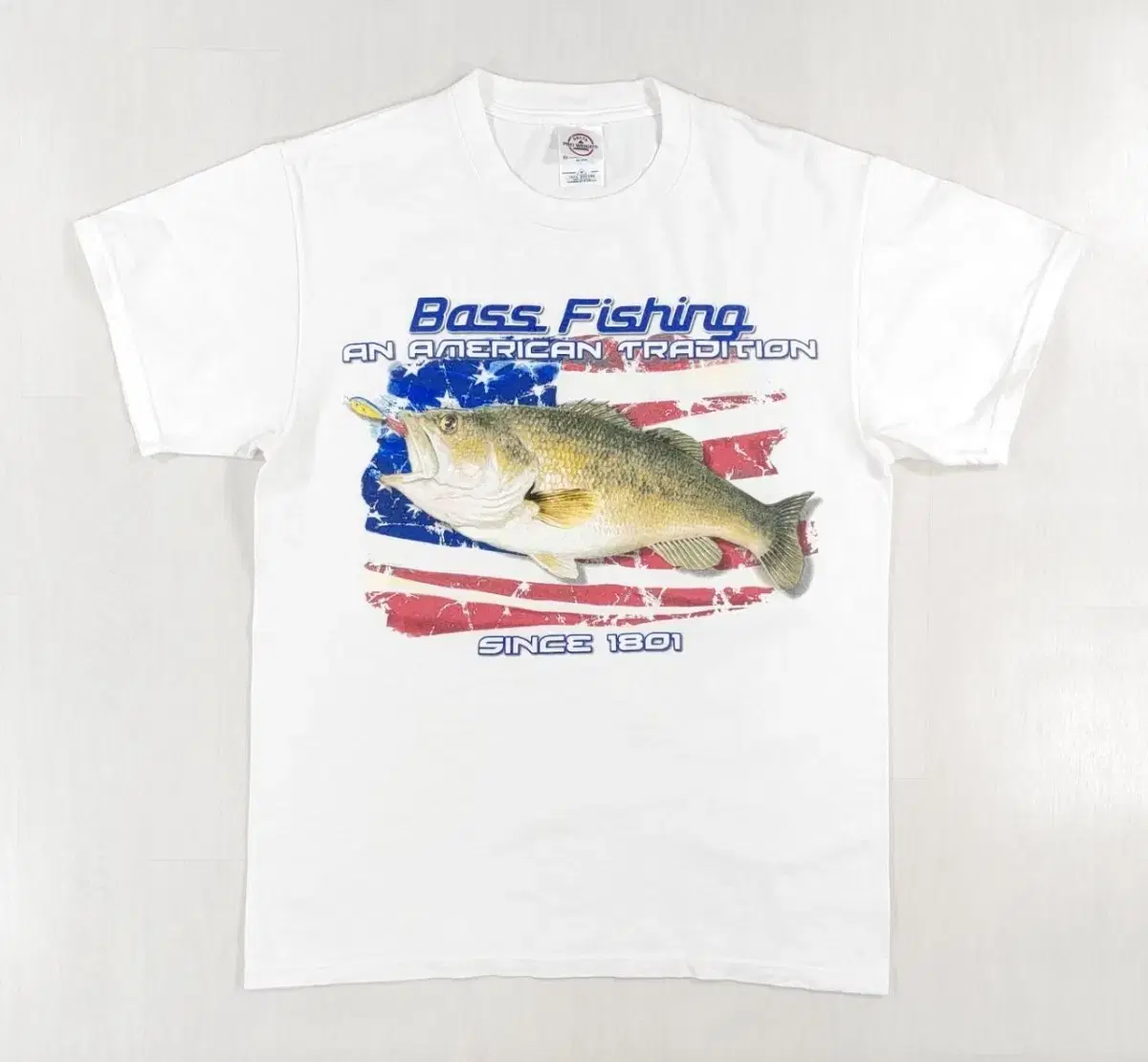 Bass Fishing Short Sleeve T-Shirt M