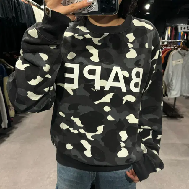 (631) BAPE 베이프 카모 릴랙시드 크루넥 맨투맨 블랙 (기모O)