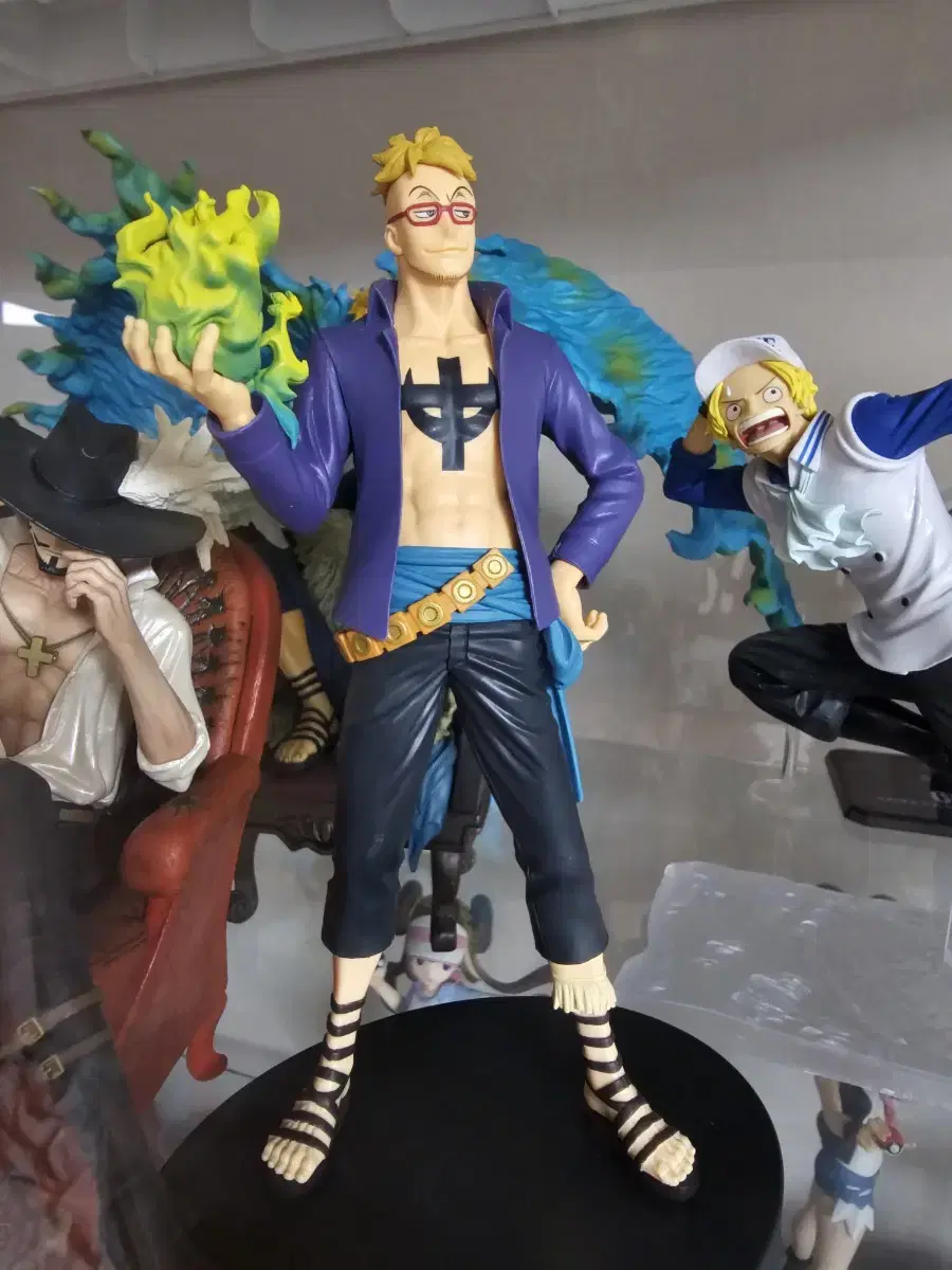 ONEPIECE Whitebeard Pirates Phoenix Marco Glasses Figure WTS