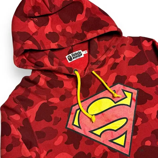 A BATHING APE x DC COMICS - RED CAMO