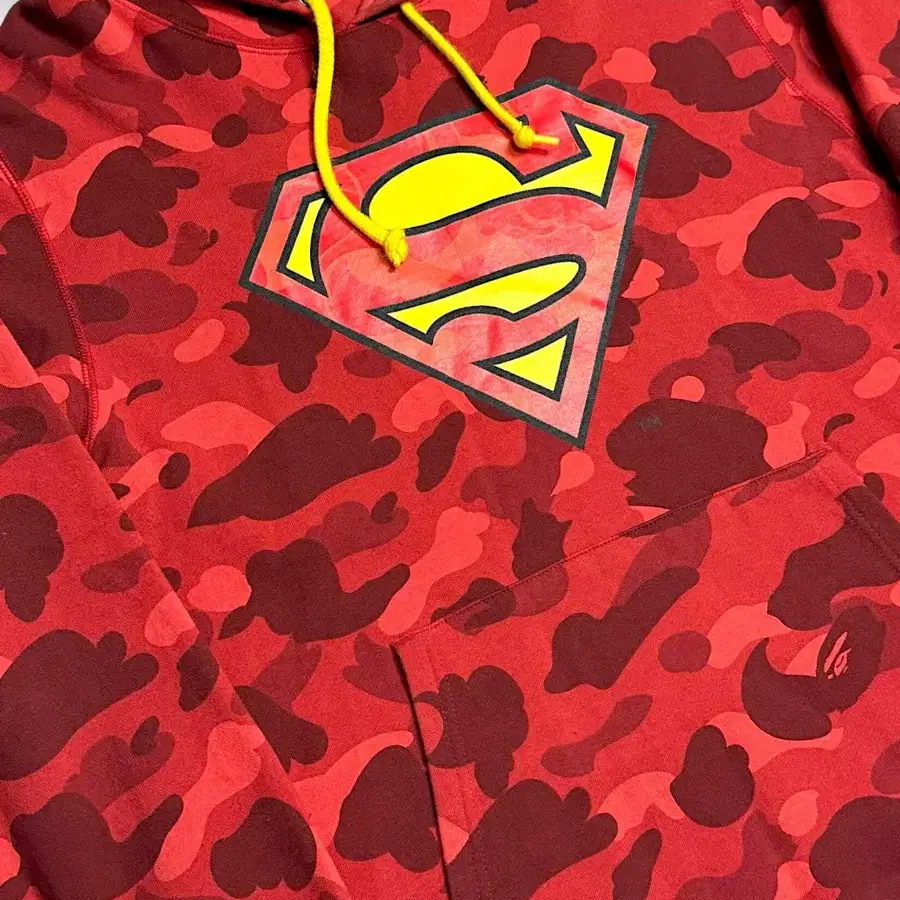 A BATHING APE x DC COMICS - RED CAMO