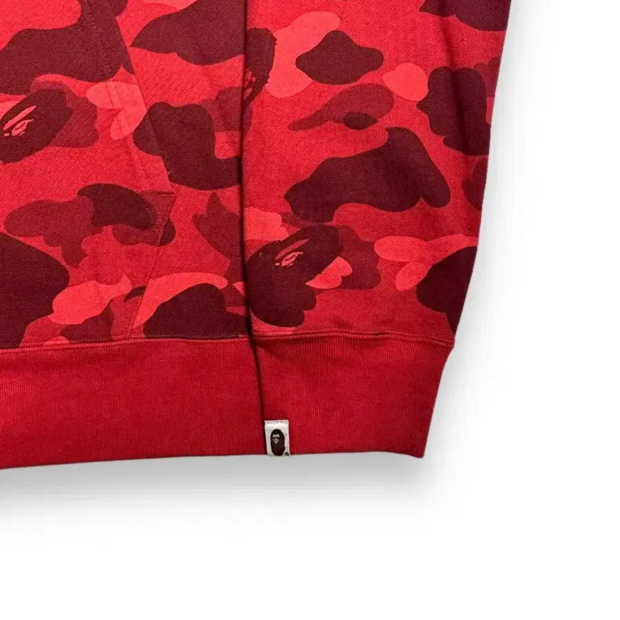 A BATHING APE x DC COMICS - RED CAMO