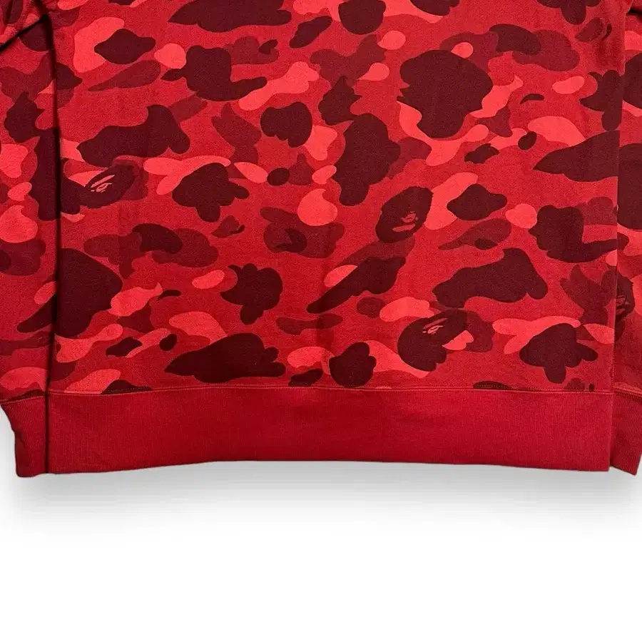 A BATHING APE x DC COMICS - RED CAMO