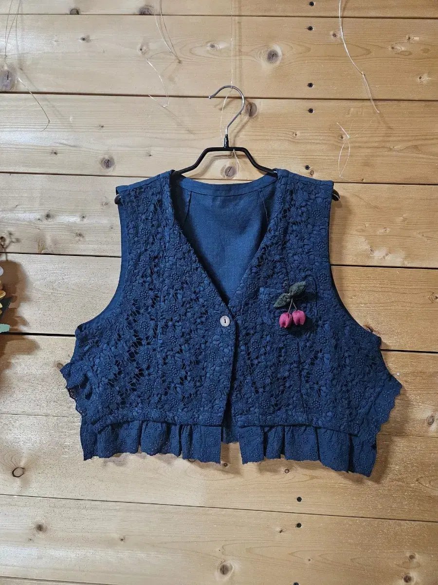 Front lace cotton vest. (For corsage coordination)