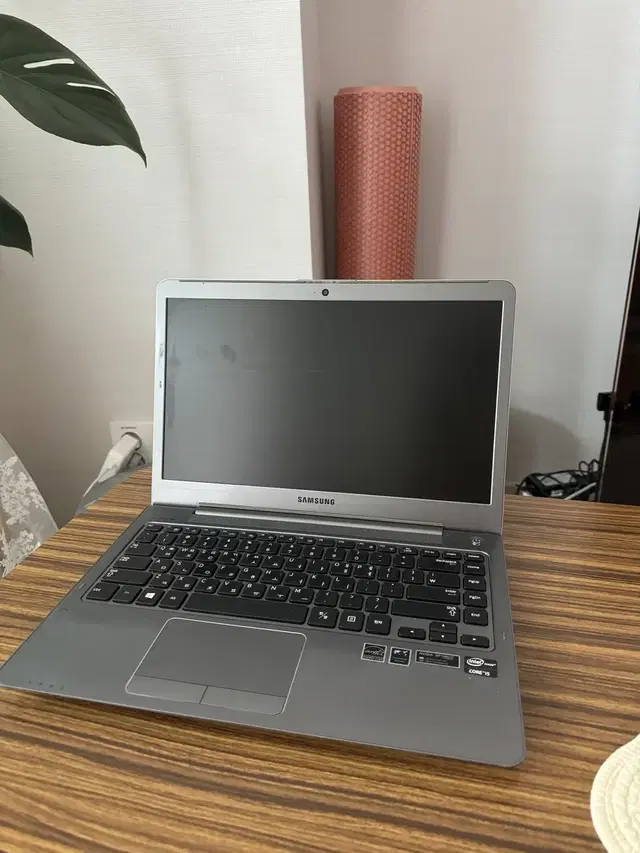 삼성 노트북 NT530U4C