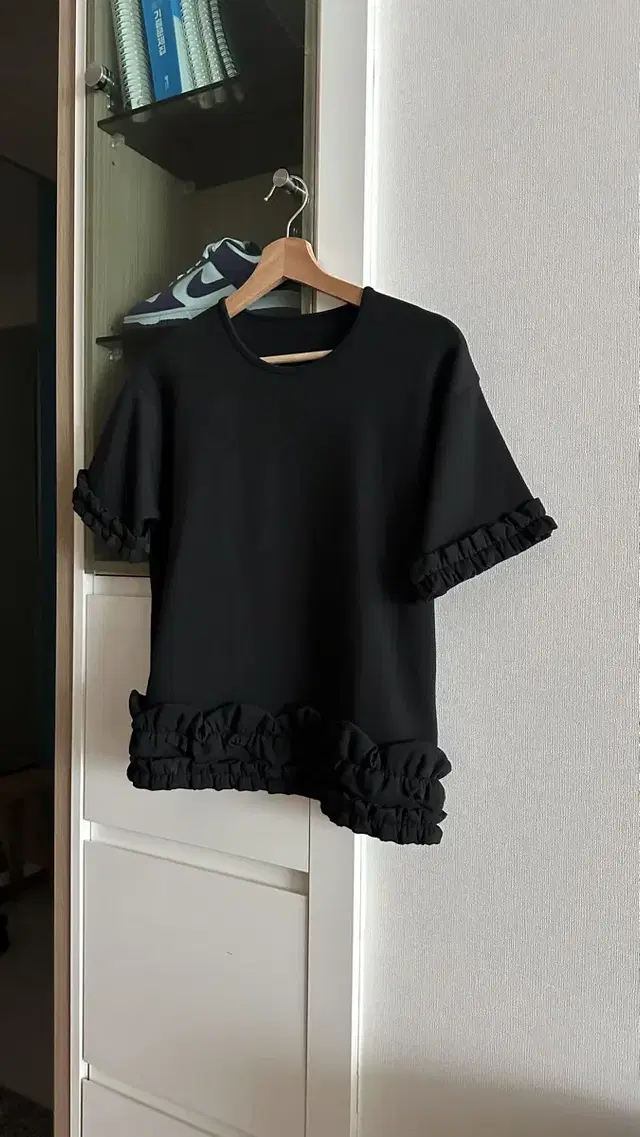 COSMOSS) RUFFLE SHORT SLEEVE TEE