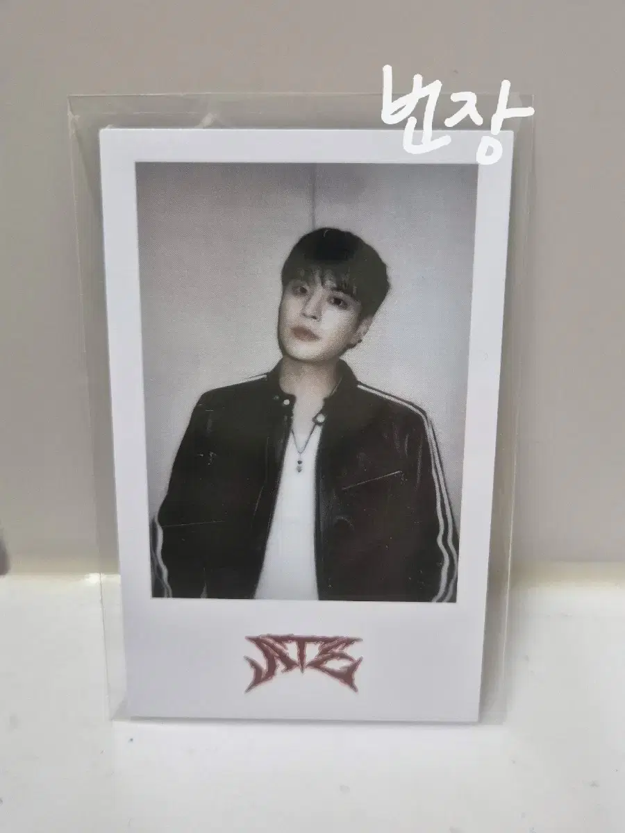 skz seungmin pop up pola chapol photocard holy water ate wts skzoo perfume ate