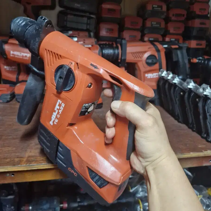 [HILTI]힐티충전함마드릴TE4 A22배터리2개. 풀쎄트