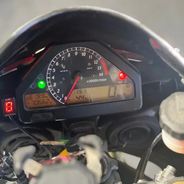 CBR1000RR 07년식 세미튜닝 차량 시동주행 잘됩니다 판매합니다