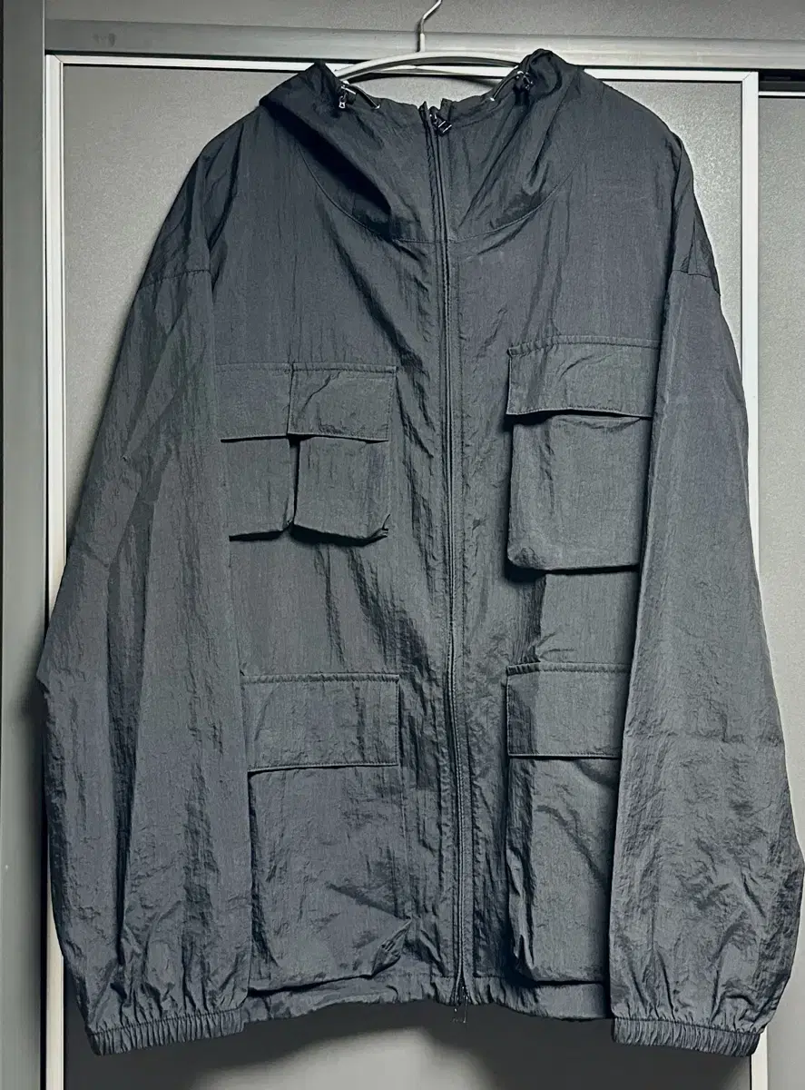 [XL] SOPHNET. SOPHNET Multi-Pocket Windbreaker