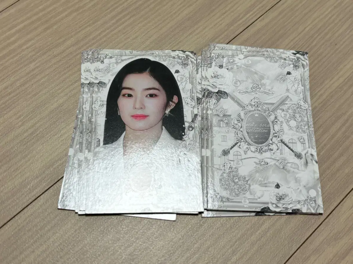 Red Velvet irene unofficial goods photocard princess source