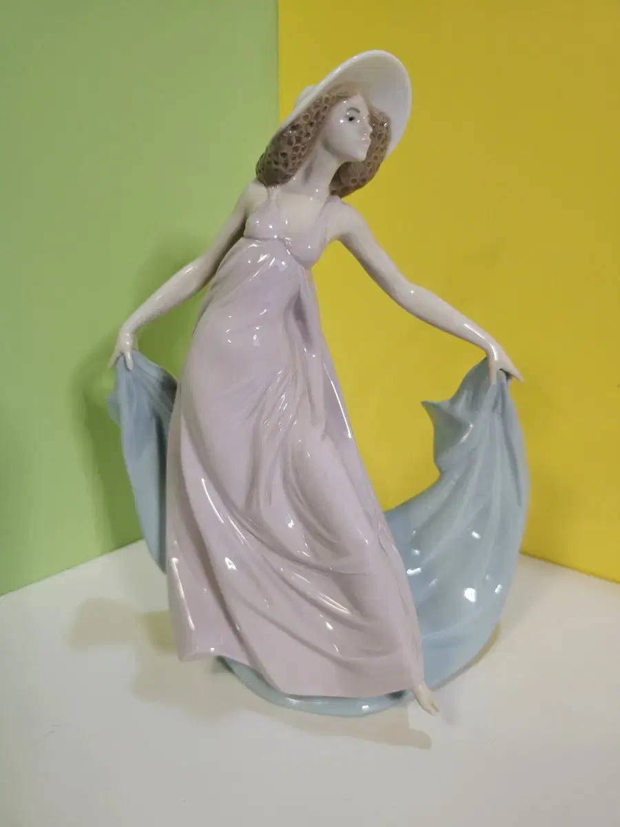 LLADRO 5662 Spring Dance 야드로