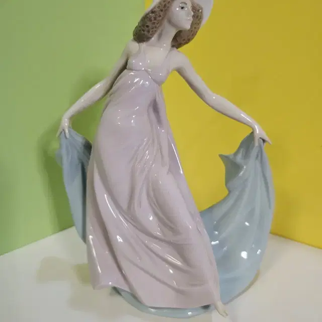 LLADRO 5662 Spring Dance 야드로