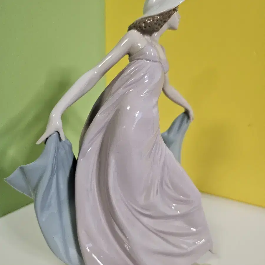 LLADRO 5662 Spring Dance 야드로