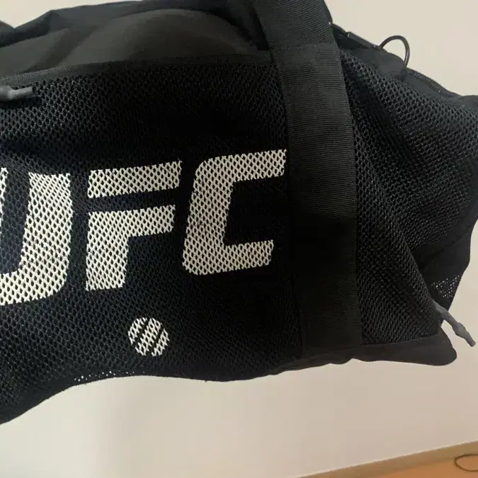 ufc가방 팝니다