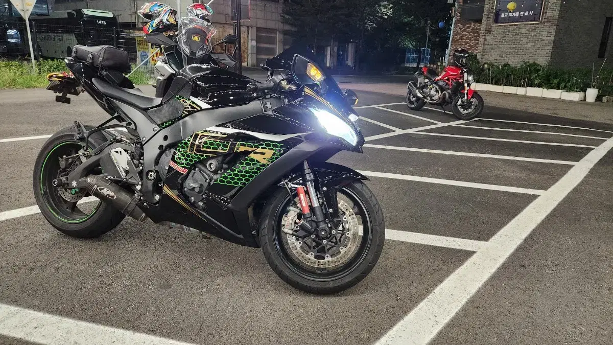 가와사키 닌자 zx10r M4풀배기 팝니다