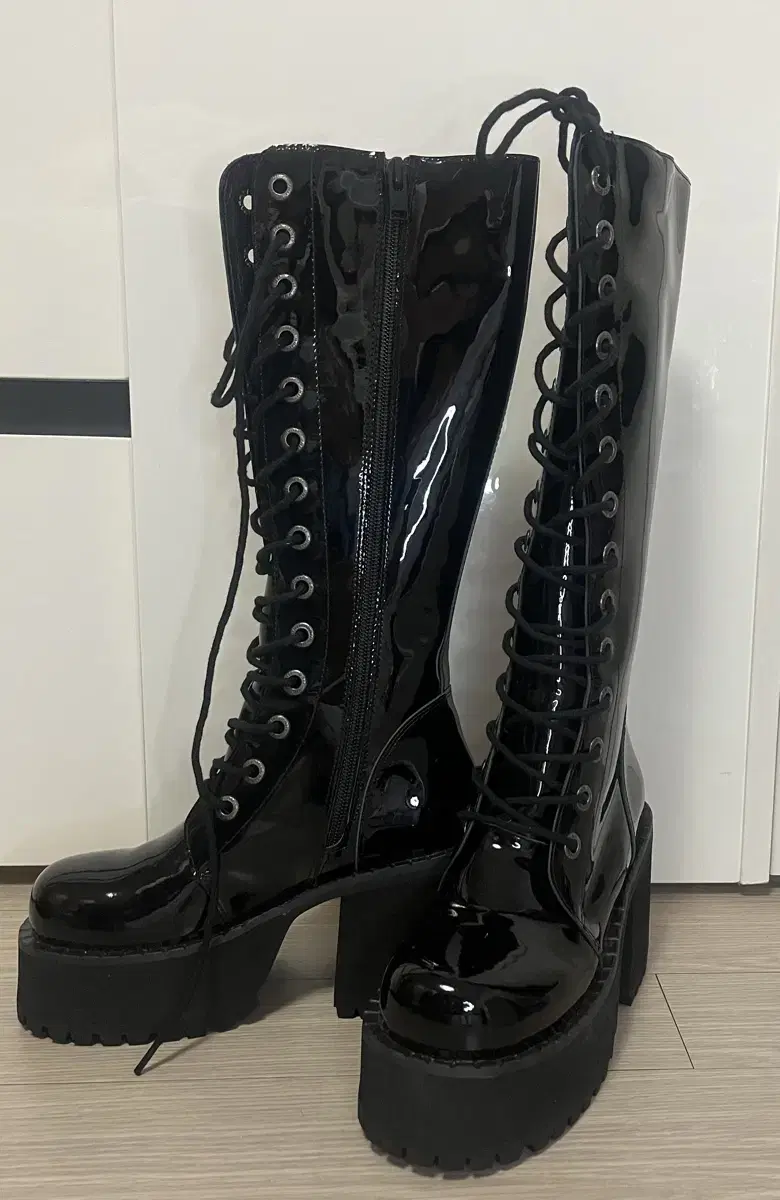 Unif 유니프 Trinity Boots (새상품) 통굽 부츠