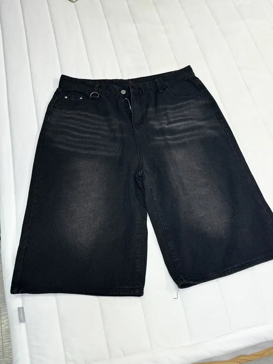 Black Street Wash Bermuda Pants