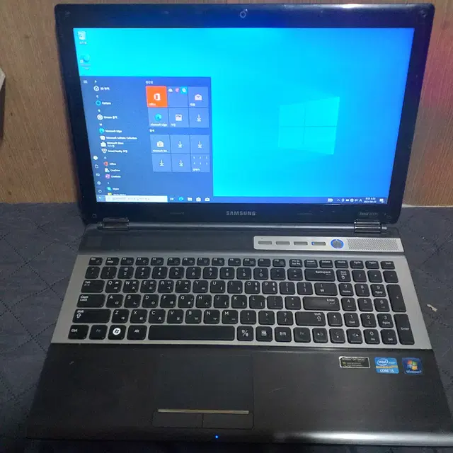 삼성 RF511  i5-2450 15인치 노트북입니다