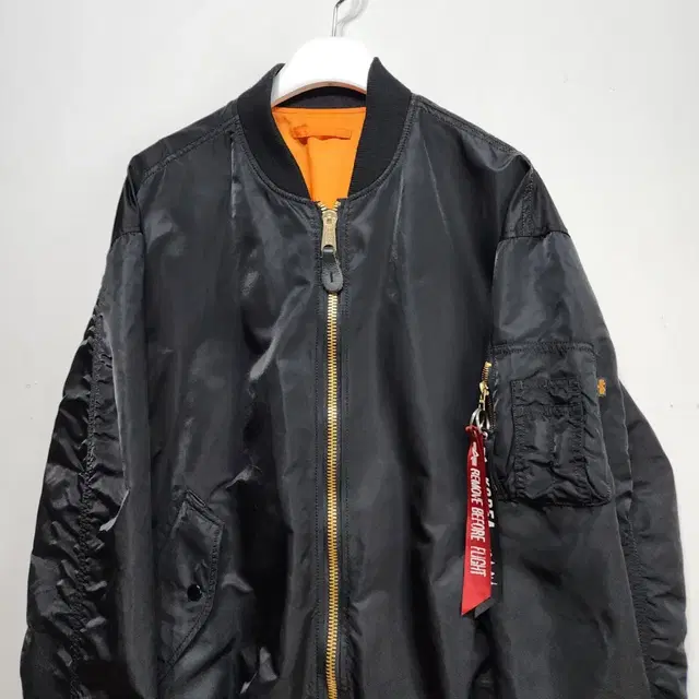 알파인더스트리 ALPHA INDUSTRIES MA-1 항공점퍼 자켓블랙