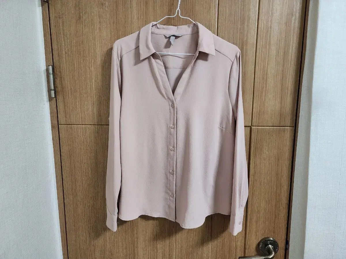 (M)Women's H&M Blouse