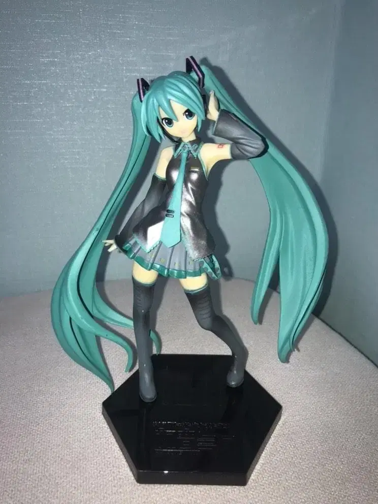 Sega Hatsune Miku Original Version Classic Figure Vocaloid