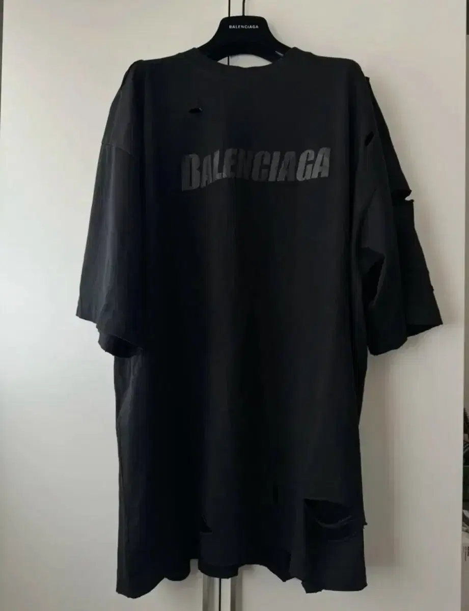 [M] Balenciaga Caps Destroyed T-shirt Large fit