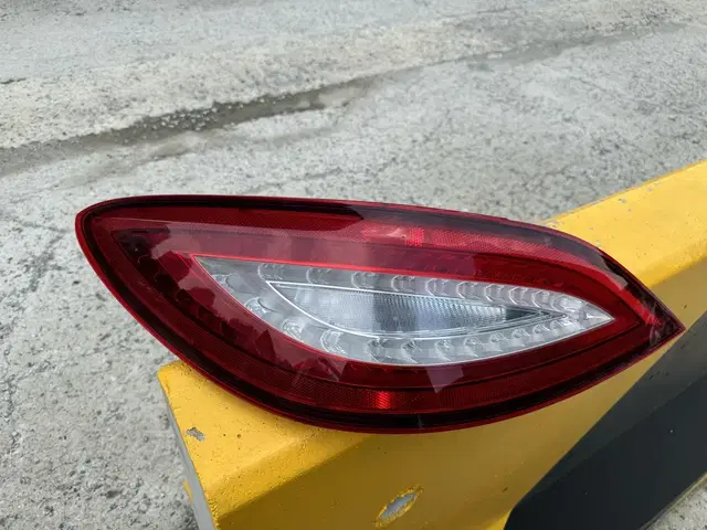 벤츠 CLS W218  LED 테일램프 운전석 중고