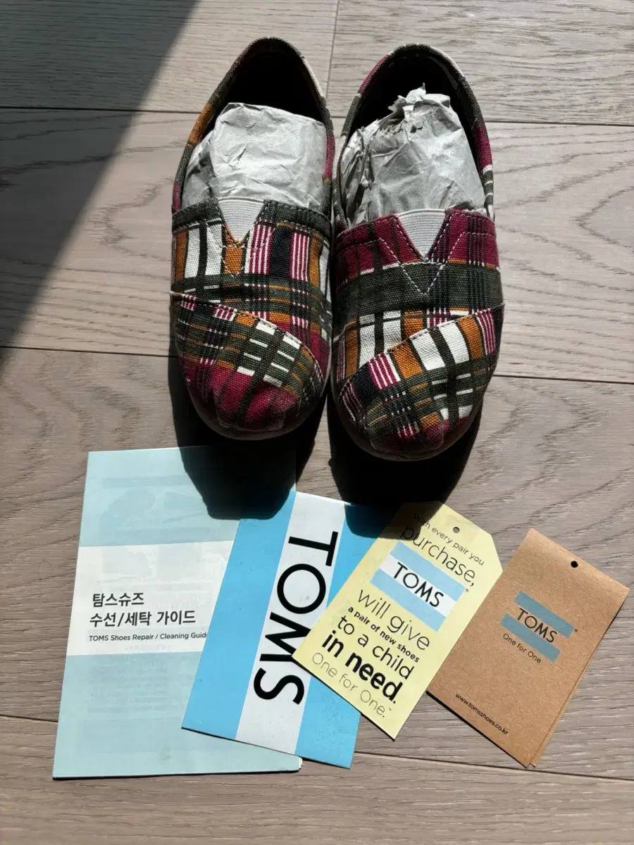 TOMS Loafers Slip-On Sneakers Shoes 235