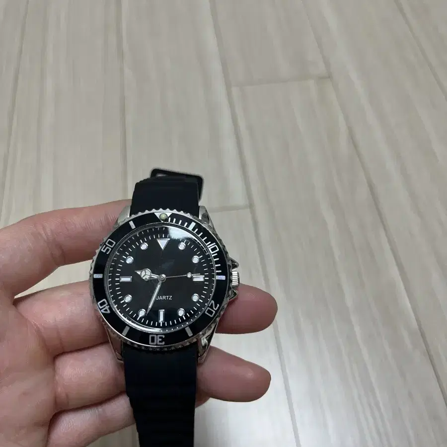 (새상품)노 로고 일제 쿼츠 무브먼트 손목시계 40mm