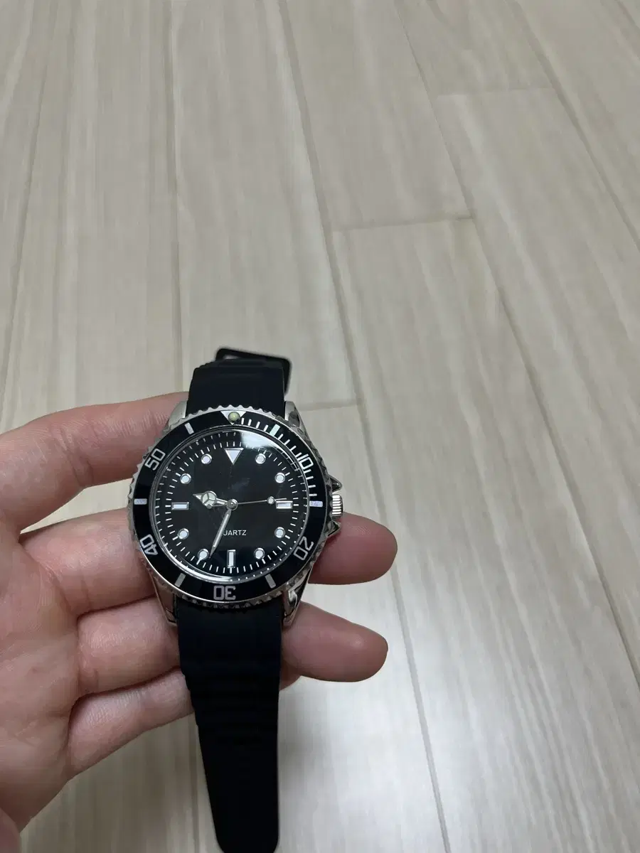 (새상품)노 로고 일제 쿼츠 무브먼트 손목시계 40mm