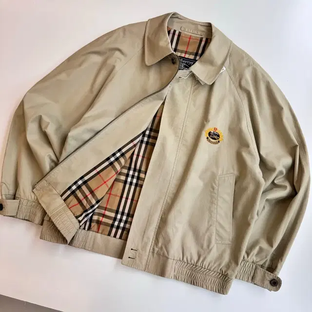 Burberry  버버리 크레스트 자수 노바체크 블루종 자켓