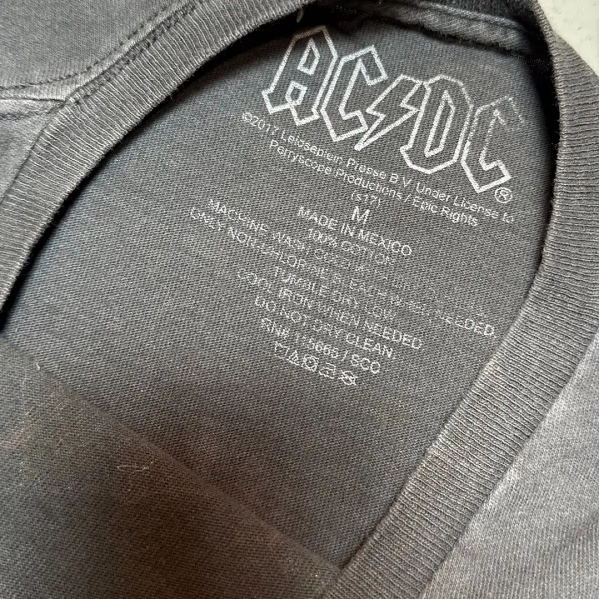 [95]ACDC 락밴드 페이드 프린팅 티셔츠