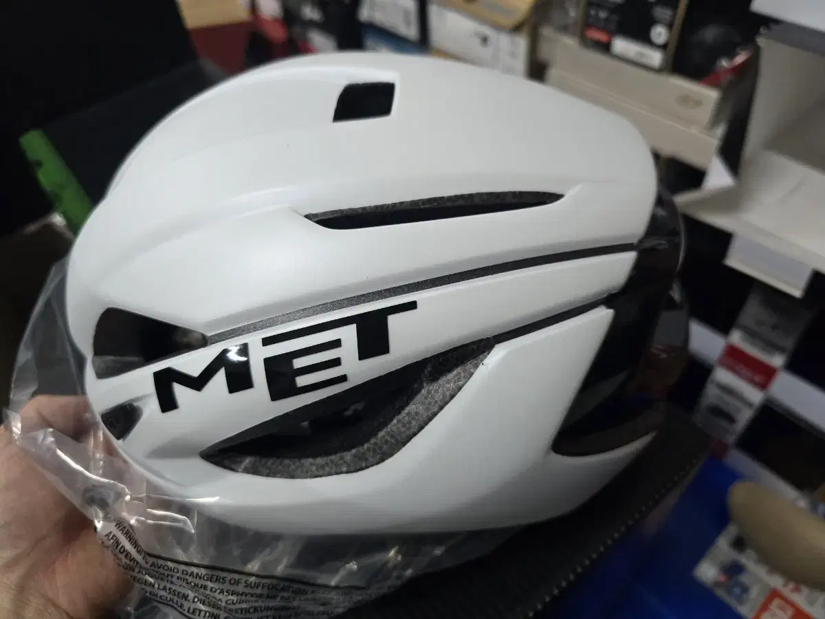 Stralle helmet size L white sell cheap!(new)