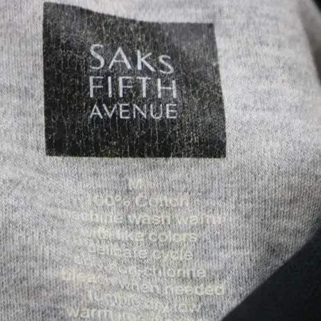 SAKS FIFTH AVENUE  반팔 카라티 100M