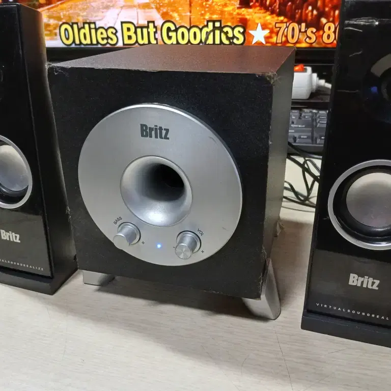 Britz BR-1200 앰프내장형 스피커 디자인 성능굿