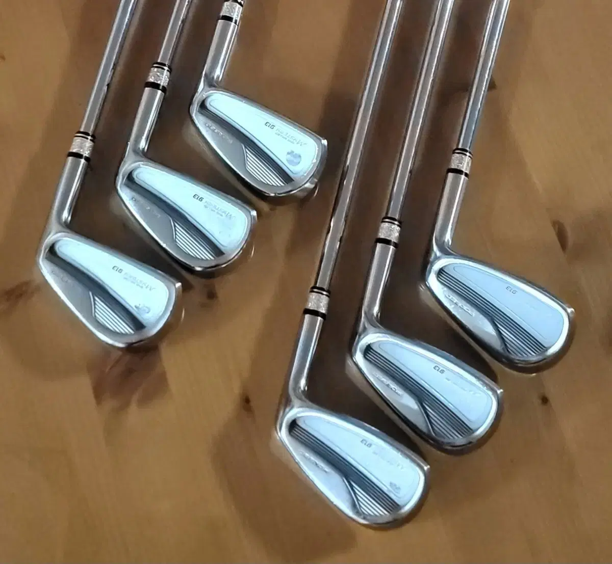 Mystery913 Forged Luxury Lightweight Steel 6-Iron Set of 6 Irons with a great deal of distance and hand feel