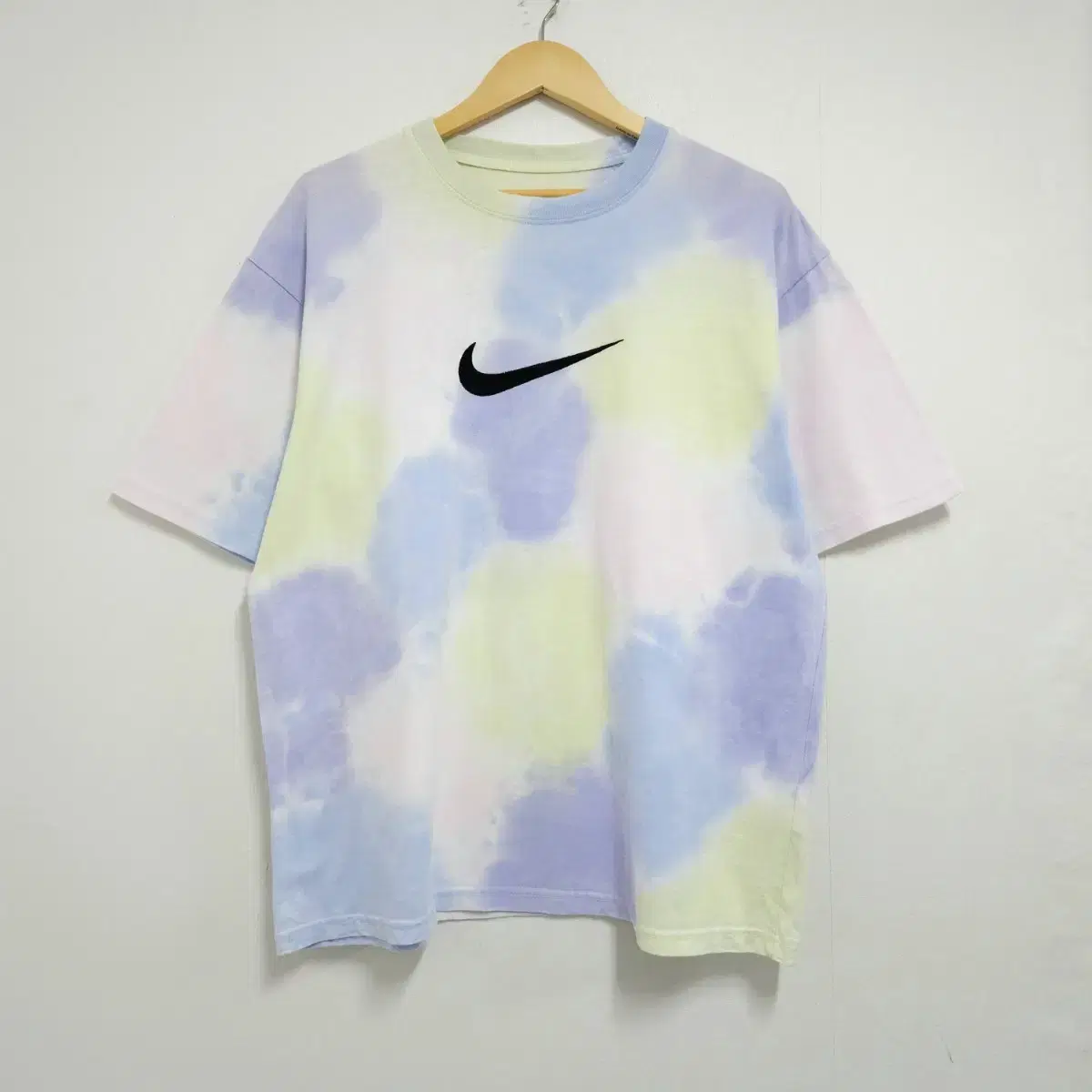 M(105)Nike Tie-Dye Overfit Vahn Tee