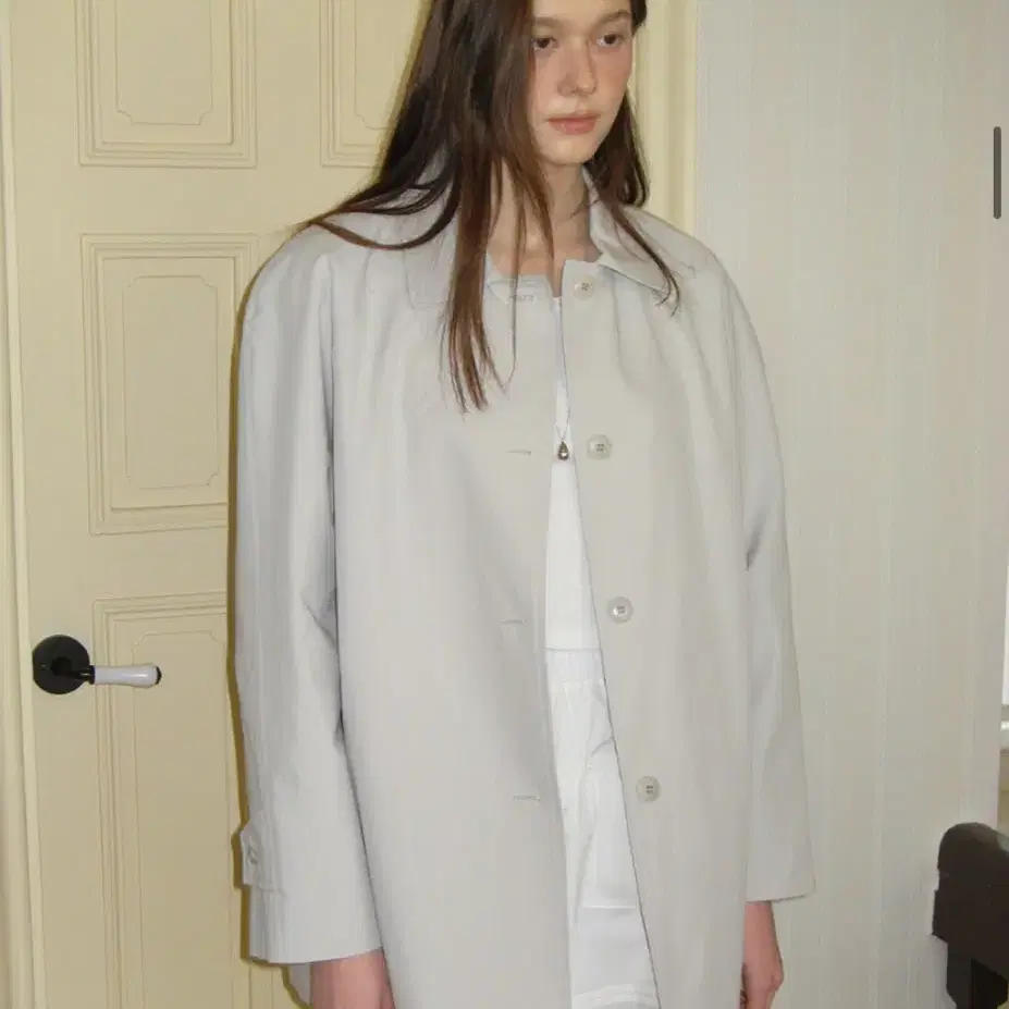 썸웨어버터 Bailey half trench coat-light gray