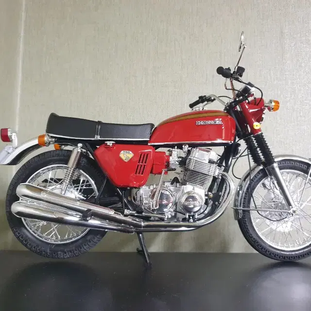 타미야 1:6 바이크 혼다 CB750FOUR 1969년식 모형 완성품